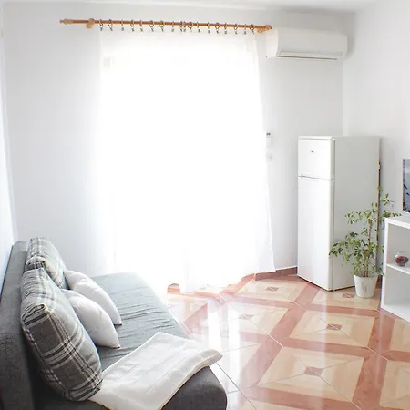 Apartmani Adrijan Krk Krk Town Exterior photo